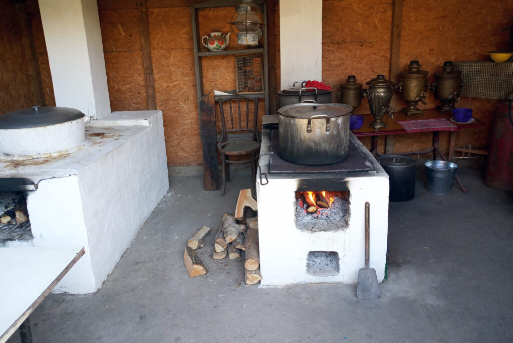 Традиционная печь в вилковском доме